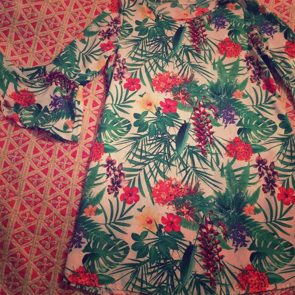 Funky, floral bell sleeves mini